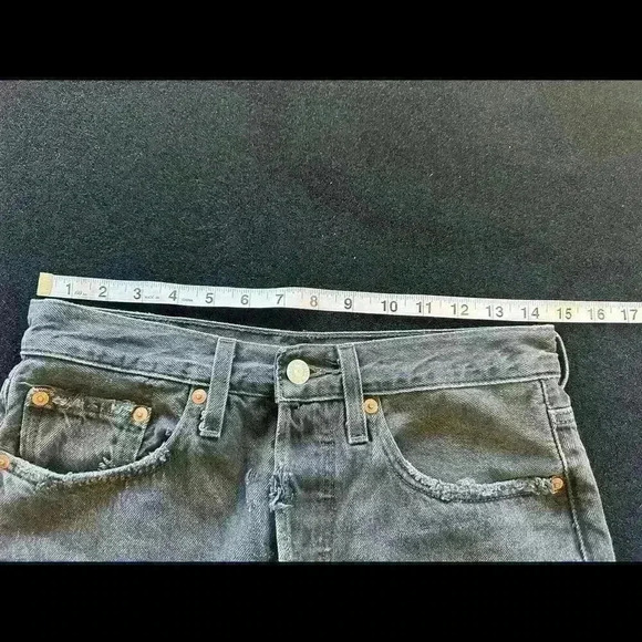 Levi’s 501 Distressed High-Waisted Black Denim Cutoff Shorts S26 90’s vintage - Picture 9 of 9